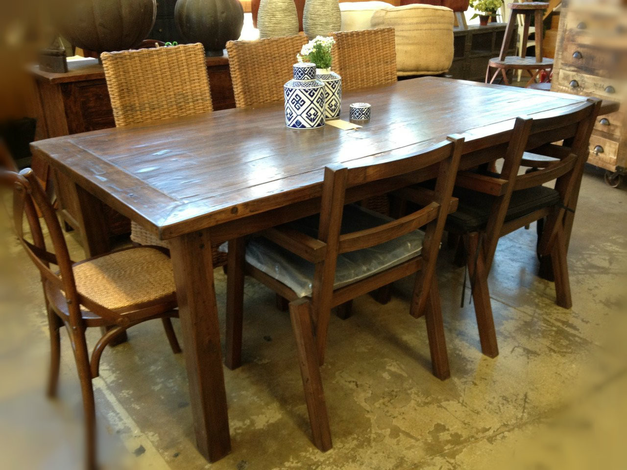 Suno Dining Table