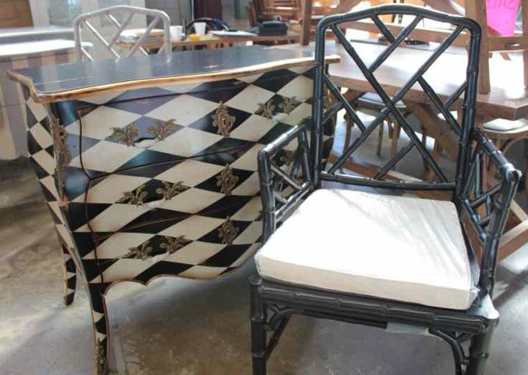 Flamingo Chippendale Carver