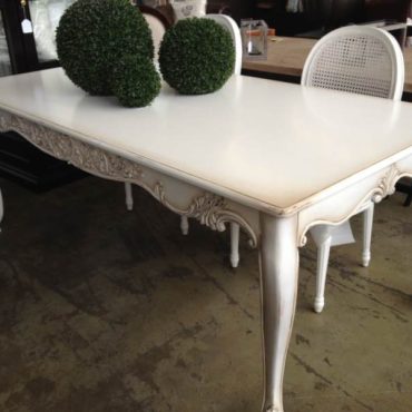 Laurent Dining Table