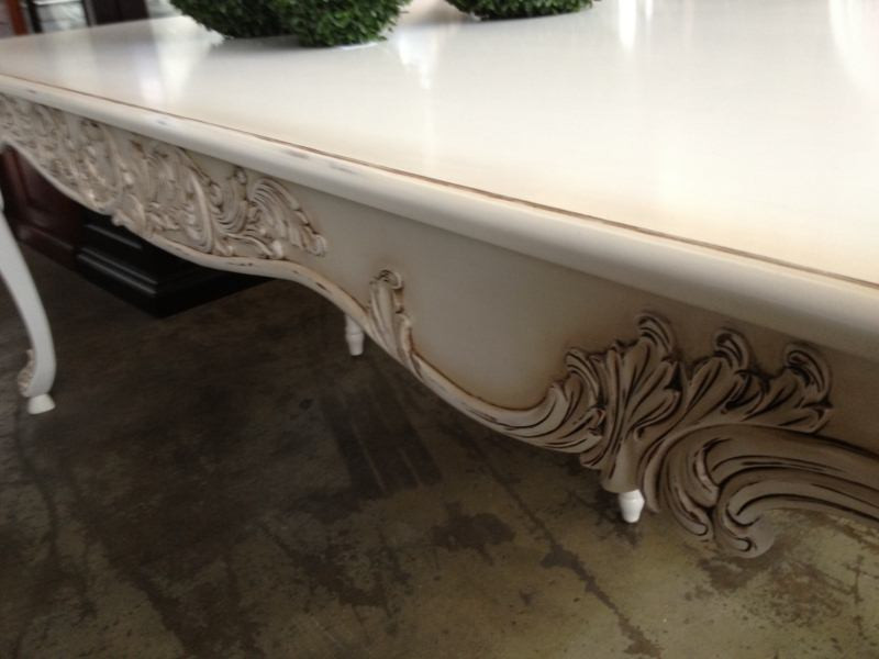 Laurent Dining Table