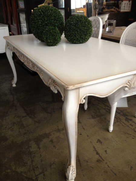 Laurent Dining Table
