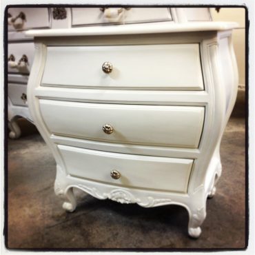 Couleur Medoc Bedside