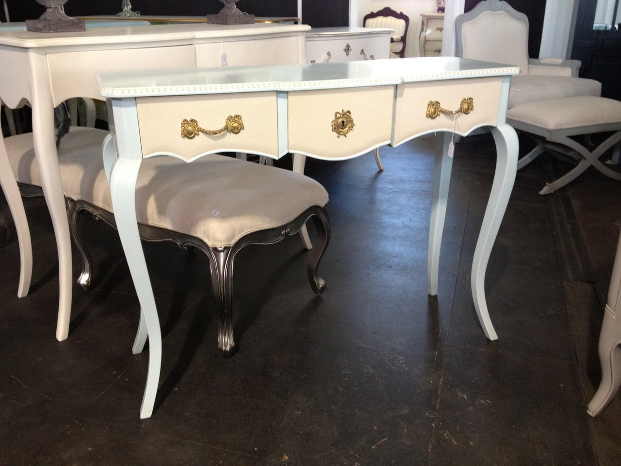 Chevet Console