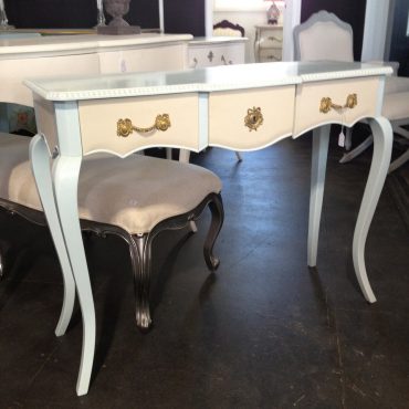 Chevet Console
