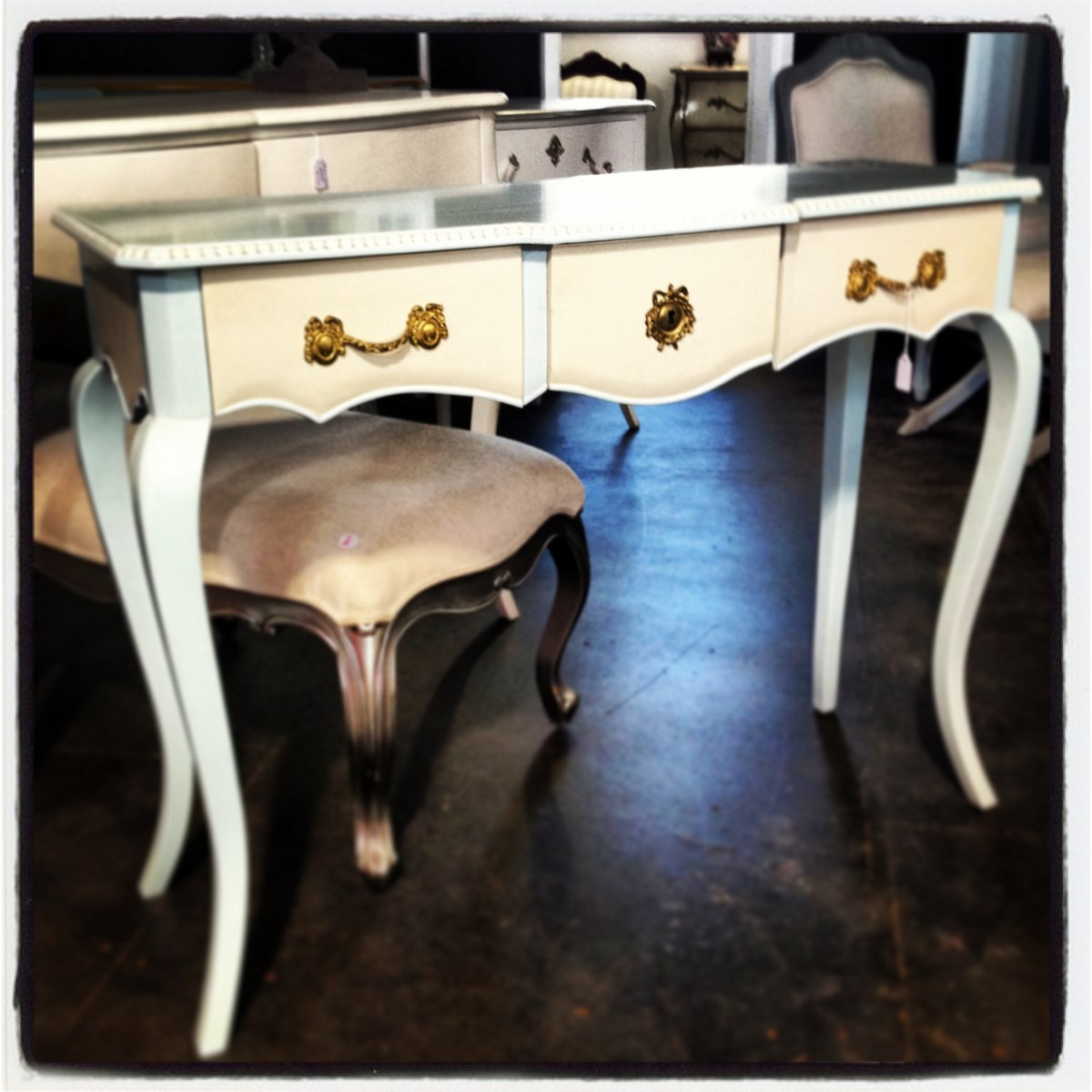 Chevet Console