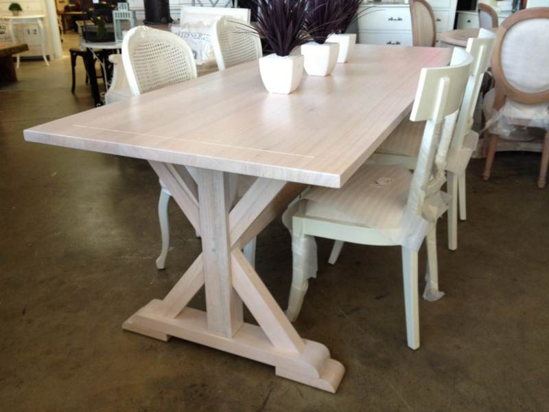 Lyon Dining Table