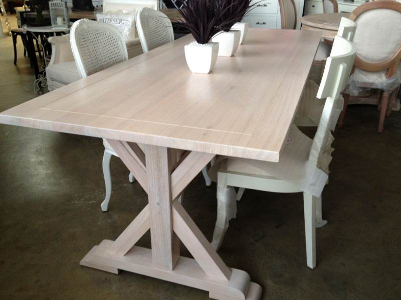 Lyon Dining Table