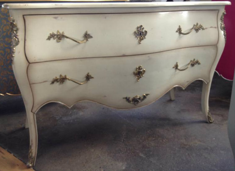 Piccini Commode in Distressed White