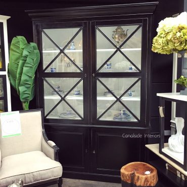 South Hamptons Wall Unit