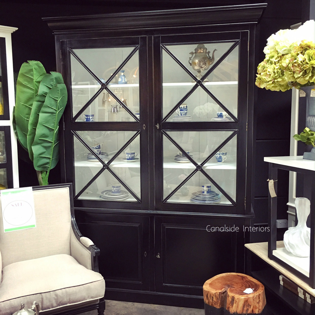 South Hamptons Wall Unit