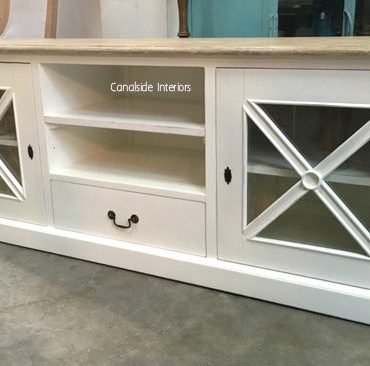 South Hamptons TV Unit