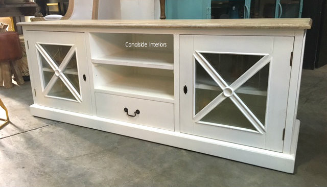 South Hamptons TV Unit