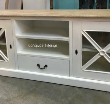 South Hamptons TV Unit