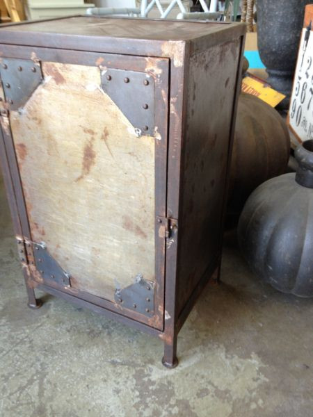 Foundry Industrial Side Table / Bedside