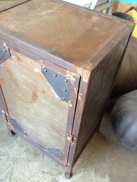 Foundry Industrial Side Table / Bedside