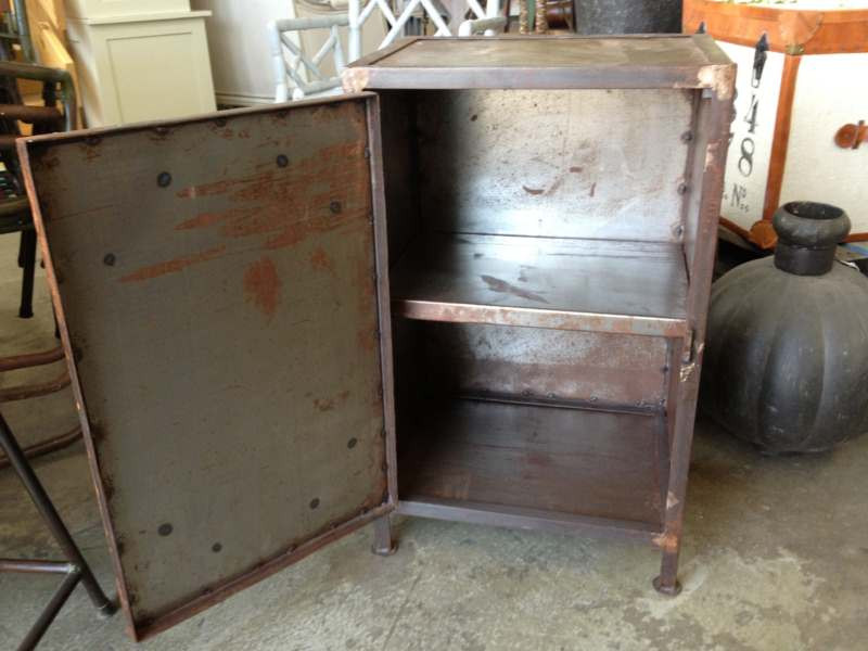 Foundry Industrial Side Table / Bedside