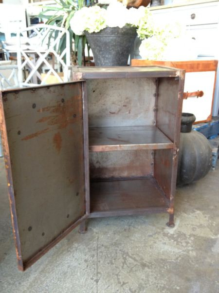 Foundry Industrial Side Table / Bedside
