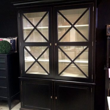 South Hamptons Wall Unit