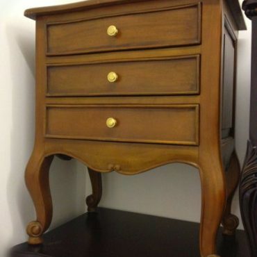 Couleur 3 Drawer Bedside