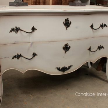 Piccini Commode in Distressed White