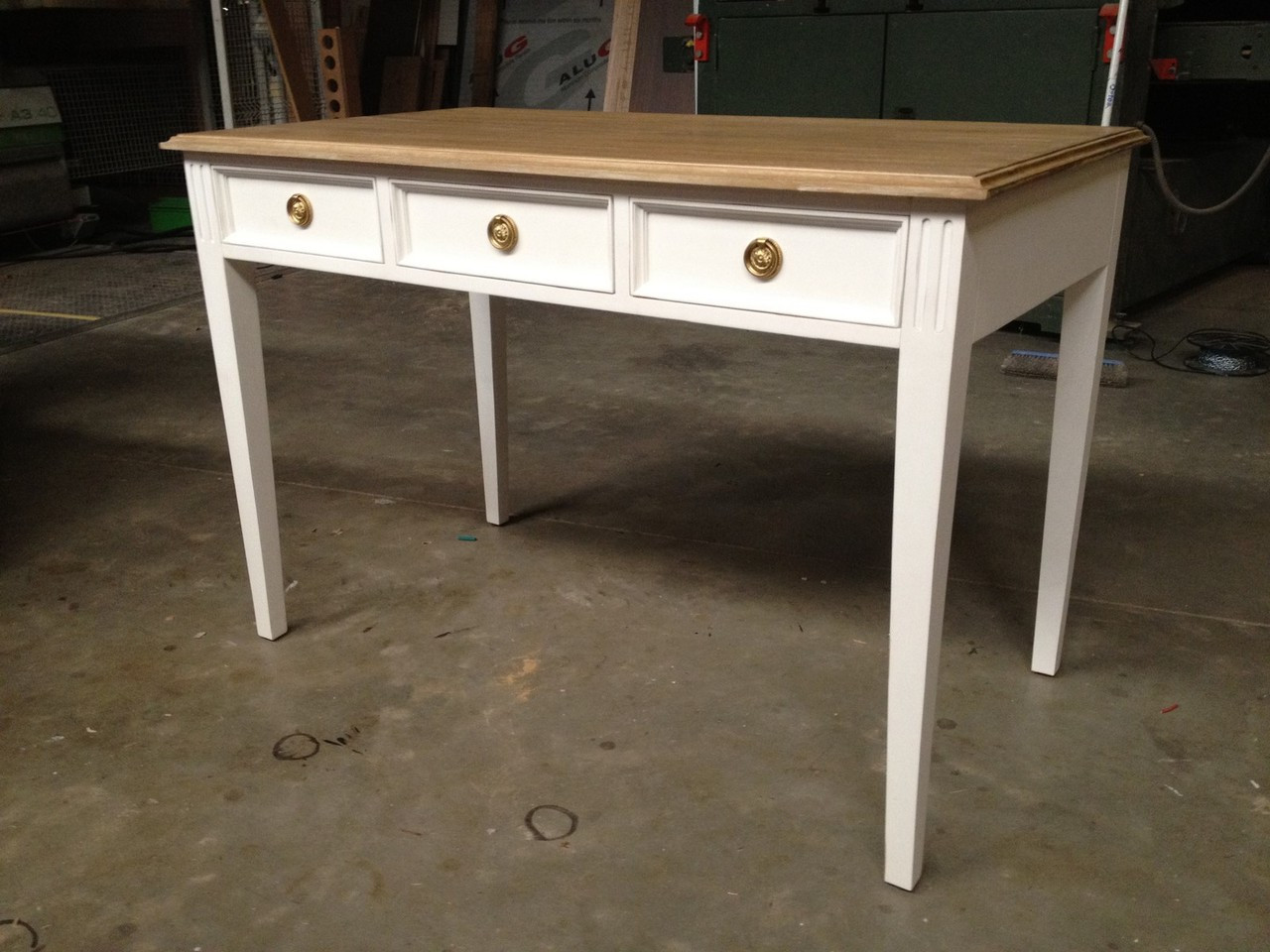Peninsula Desk