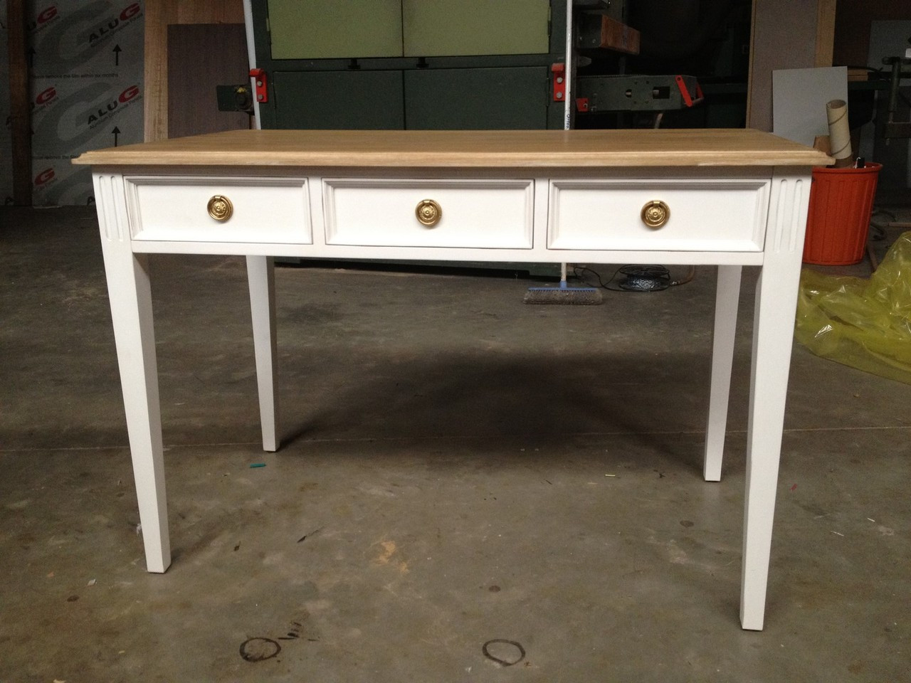 Peninsula Desk