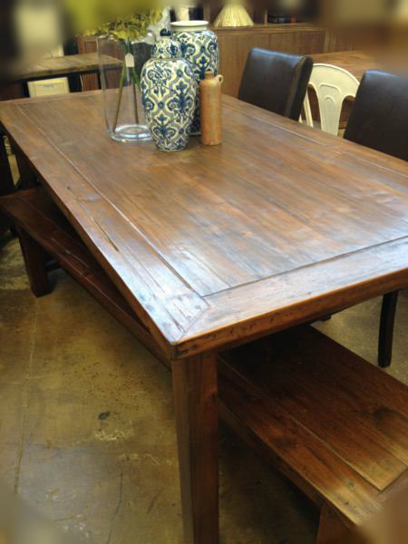 Suno Dining Table