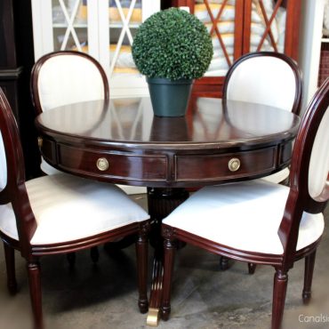 Cobble Hill Round Dining Table