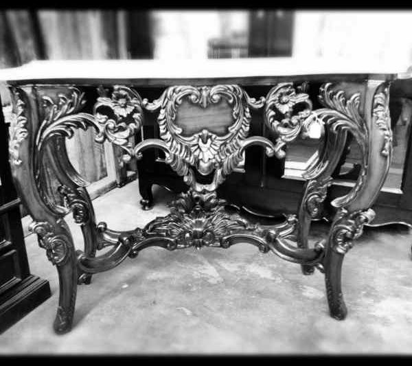 Baroque Console