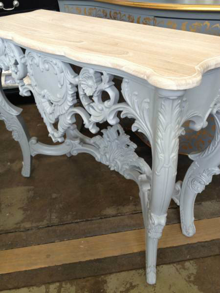 Baroque Console