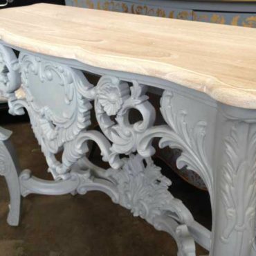 Baroque Console
