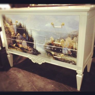 Mural Landscape Commode