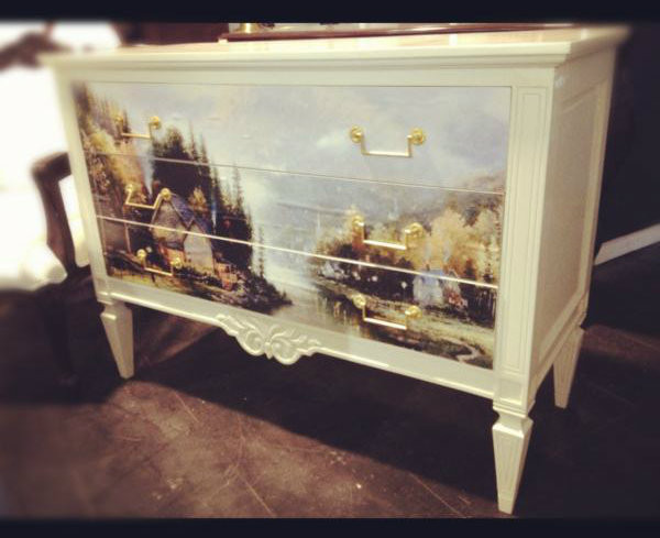 Mural Landscape Commode
