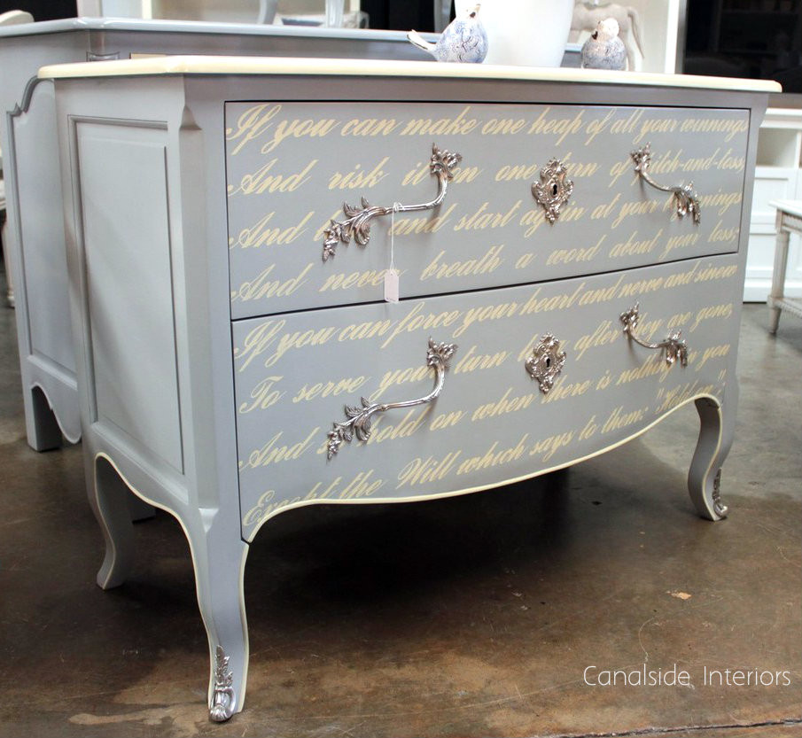 Cassis Commode