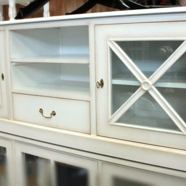 South Hamptons TV Unit