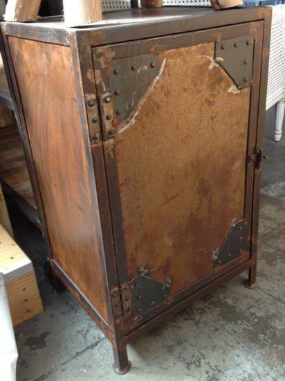 Foundry Industrial Side Table / Bedside