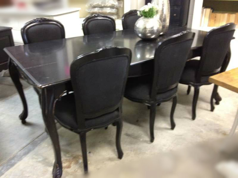 Laurent Dining Table