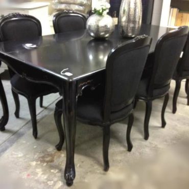 Laurent Dining Table