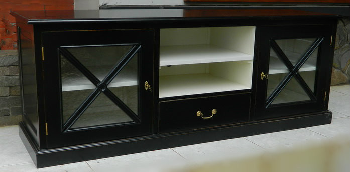 South Hamptons TV Unit