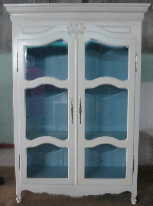 avignon_glass_cabinet_white_with_blue_internal__69391__21966.1553740867.1280.1280