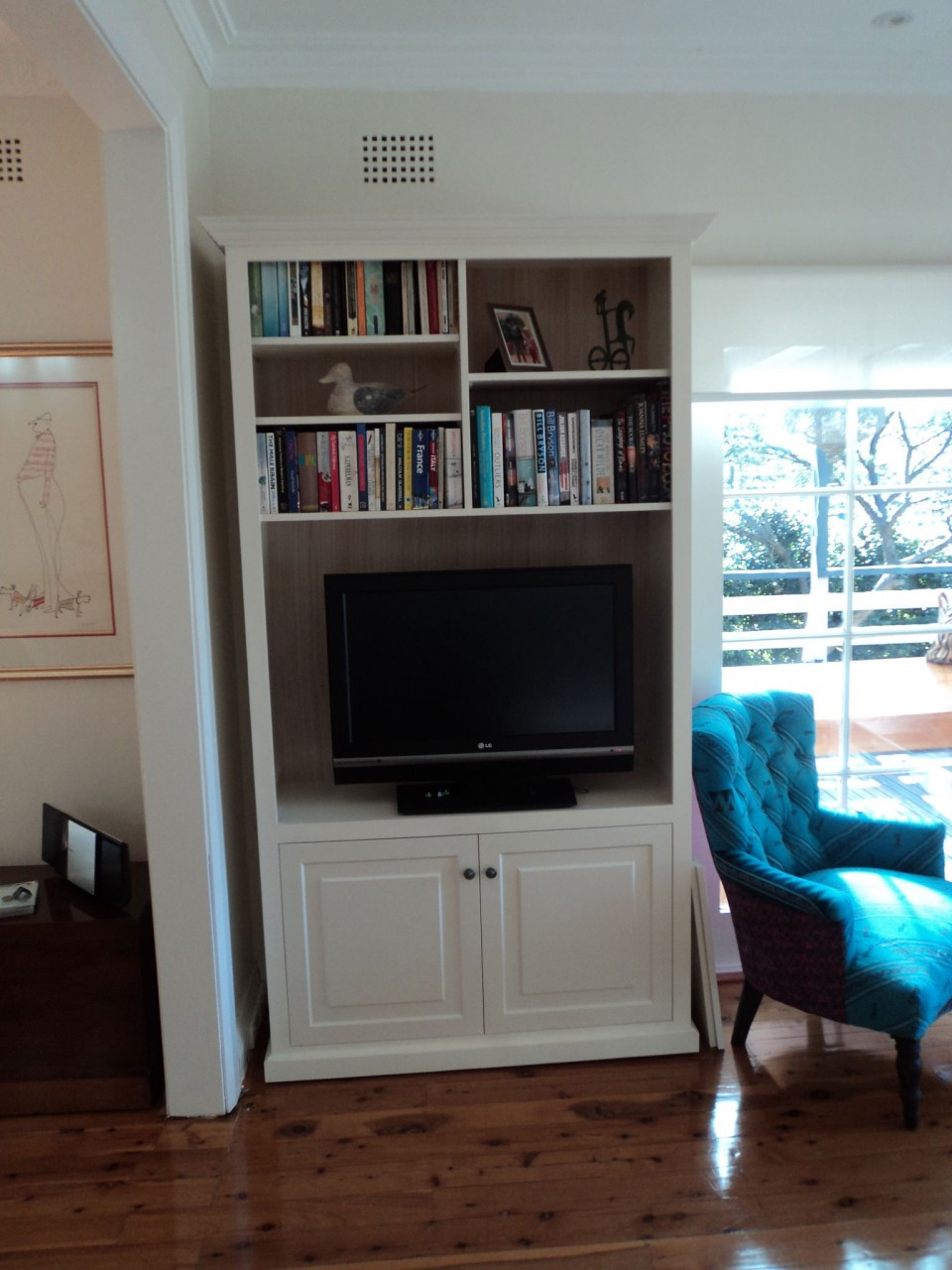 dining_table_and_chairs_0111__08140__15743.1553740960.1280.1280