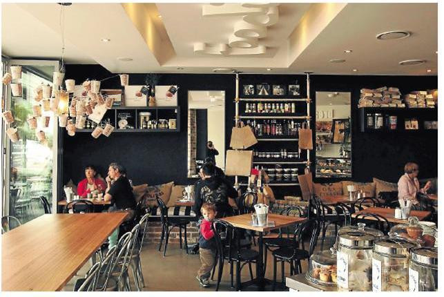 Canalside Interiors furniture and custom table tops for cafes / restaurants
Image of Foodies Deli Cafe C/- www.brasseriebread.com.au